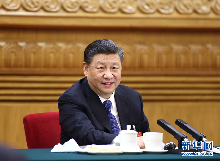 3月5日，中共中央總書記、國家主席、中央軍委主席習(xí)近平參加十三屆全國人大四次會(huì)議內(nèi)蒙古代表團(tuán)的審議。新華社記者 鞠鵬 攝